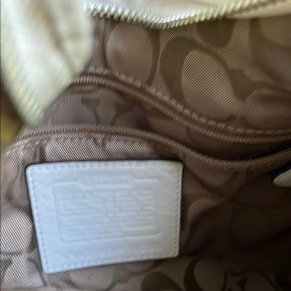 Coach White Leather Shoulder Bag - Picture 5 of 9